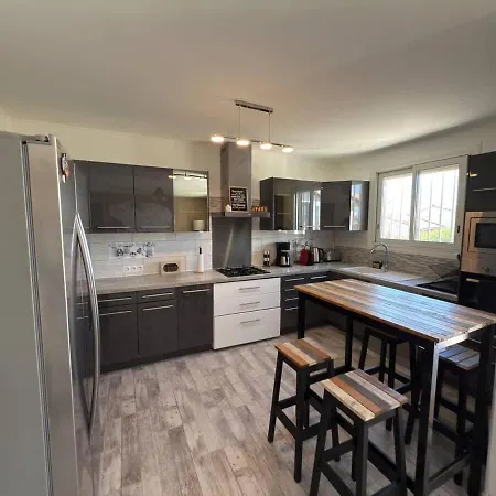 Oasis Privee A Piscine Et Confort Moderne Vakantiehuis *